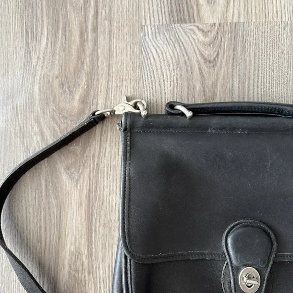 VTG 90s Coach Black Leather Willis Crossbody Bag Purse Turnlock 9927 - Picture 5 of 16